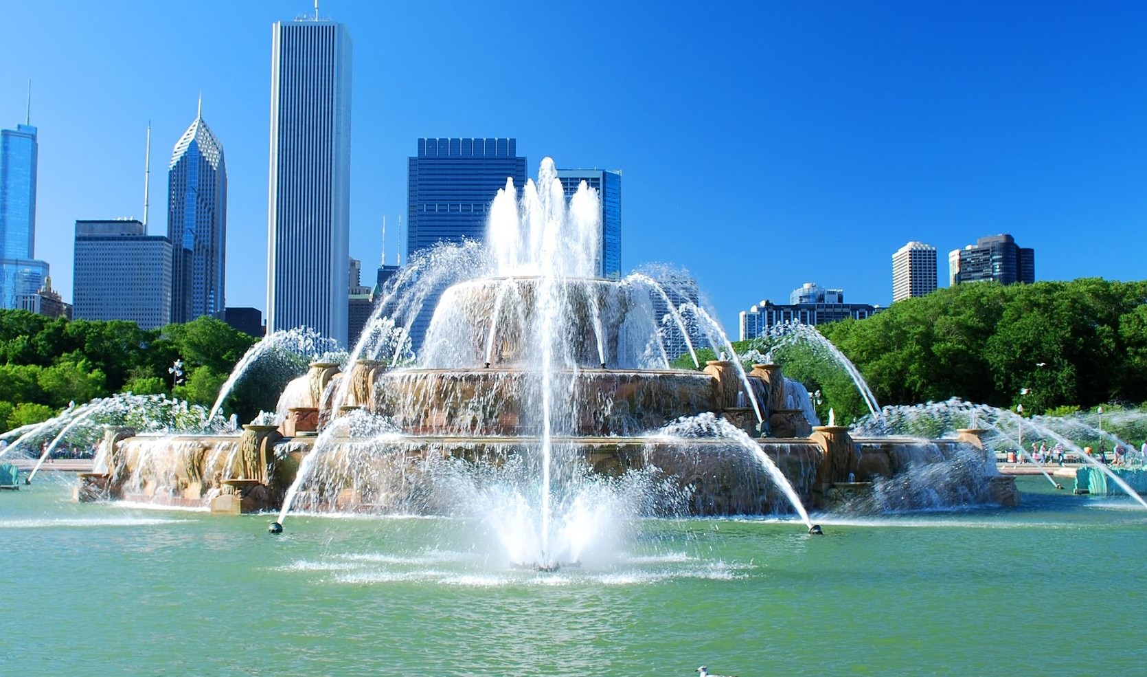Three Reasons to Consider Adding a Water Fountain to Your Yard in Virginia