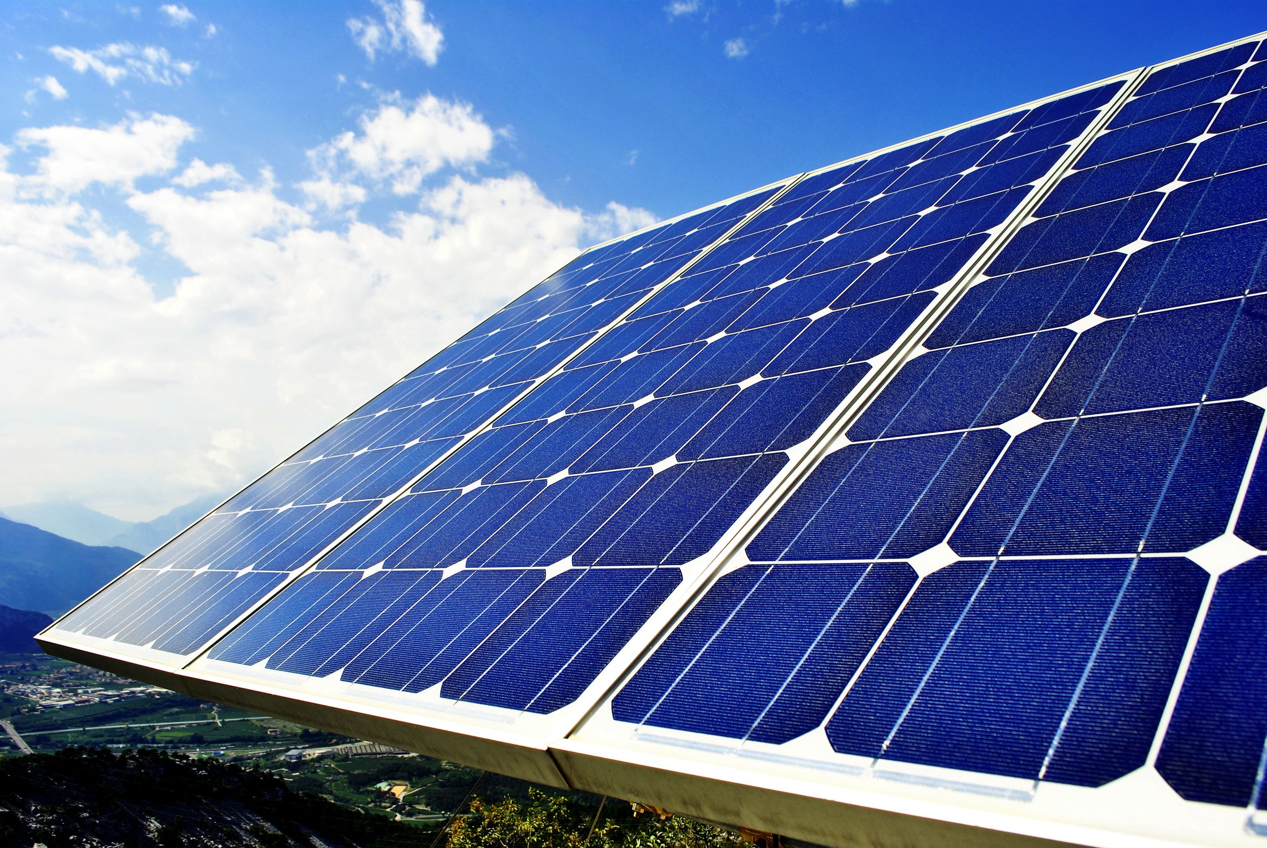 Using A Solar Company in Bloomington To Lower Your Energy Costs