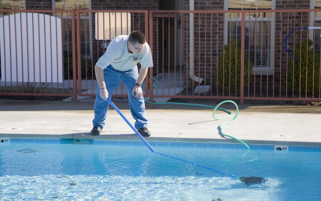 Benefits of Hiring Pool Cleaners in Middleton, FL for a Stress-Free Swimming Experience